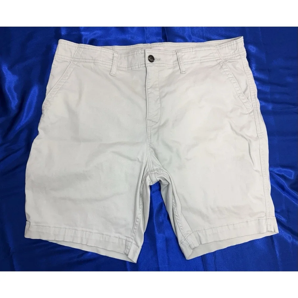 Lucky Brand Men's 38 Flat Front 8.5